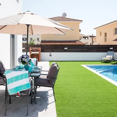 Voroklini Villa With Pool Larnaca Exterior photo
