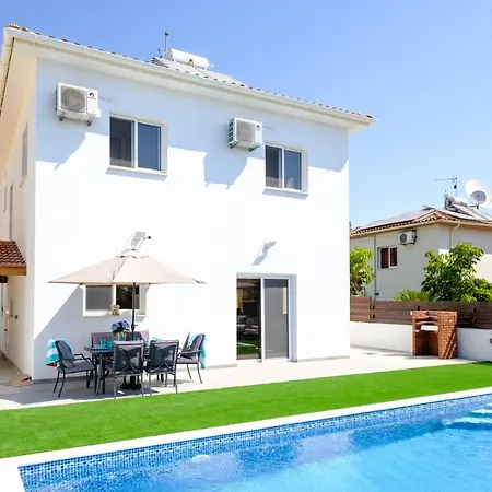 Voroklini Villa With Pool Larnaca Exterior photo