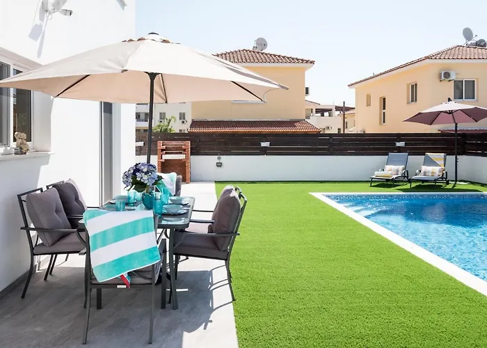 Voroklini Villa With Pool